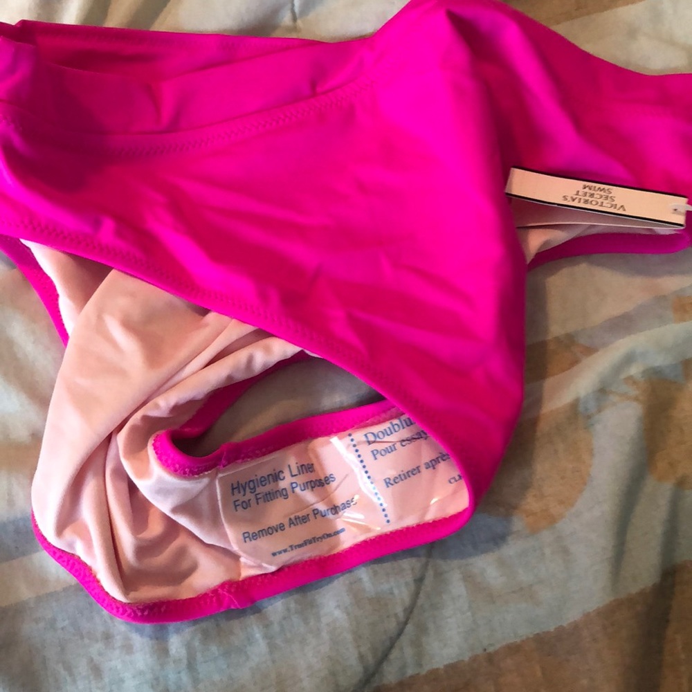 Swimsuit - Picture 3 of 4
